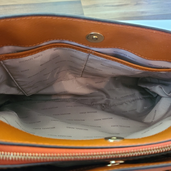 Michael Kors Savannah 2 Way Bag - Picture 7 of 9